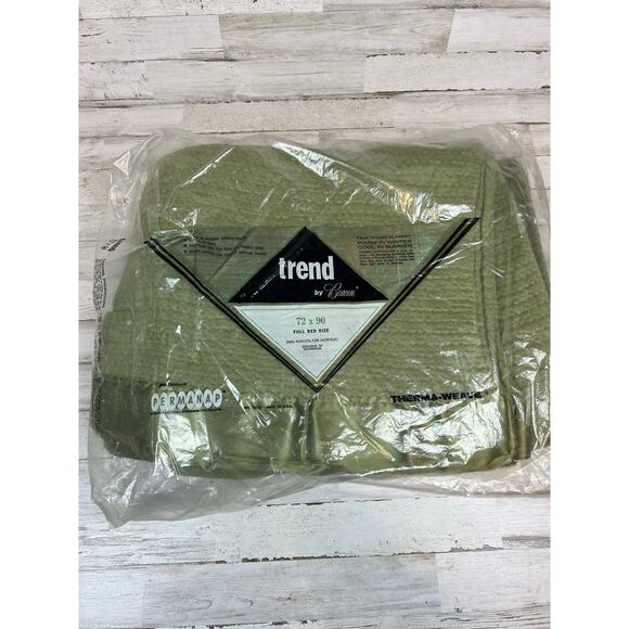 Vintage Green Blanket Satin Trim 72" x 90" Rayon Acrylic Trend By Beacon New NOS - Picture 1 of 8